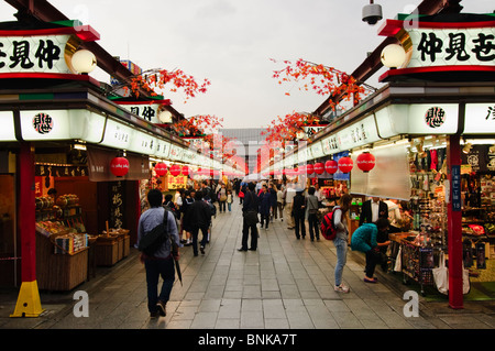 Nakamise-Dori, Asakusa, Tokio, Kanto-Region, Insel Honshu, Japan Stockfoto