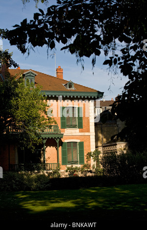 Eines der Napoleon III-Chalets in Vichy (Allier - Frankreich). UN des Chalets Napoléon III À Vichy (Allier - Frankreich). Stockfoto