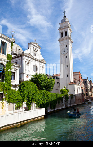 Eine archetypische Aussicht auf die romantische Stadt Venedig in Italien Stockfoto