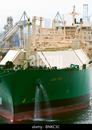 Lng-Tanker oyo Entladen von verflüssigtem Erdgas Cargo Terminal in Barcelona Stockfoto