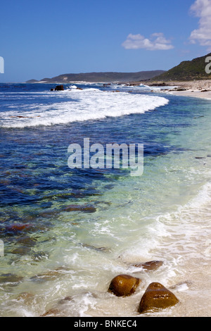Das kalte, klare Wasser des Atlantischen Ozeans Maclear Beach im Bereich Kap der guten Hoffnung der Cape Peninsula, South Africa Stockfoto