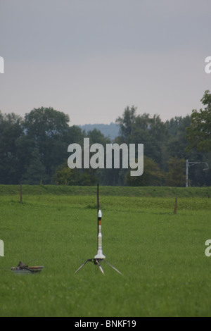 Hobby basteln Rakete starten Wiese Startrampe Rampe Stockfoto