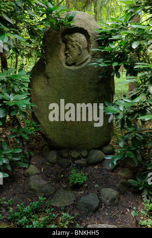 Grab des berühmten Berliner Malers Heinrich Zille, Suedwestkirchhof Stahnsdorf Friedhof, Stahnsdorf Berlin, Brandenburg, Deutschland. Stockfoto