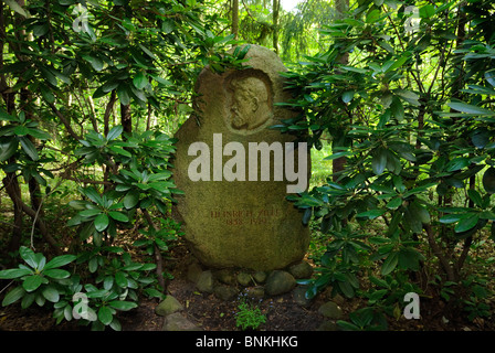 Grab des berühmten Berliner Malers Heinrich Zille, Suedwestkirchhof Stahnsdorf Friedhof, Stahnsdorf Berlin, Brandenburg, Deutschland. Stockfoto