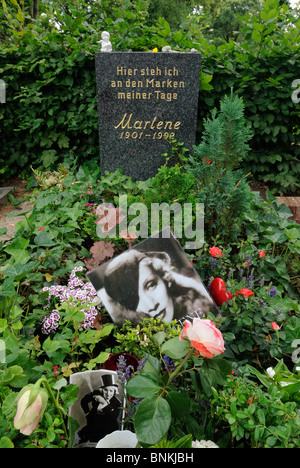 Grab von Marlene Dietrich, Friedhof Stubenrauchstrasse Friedhof, Schöneberg, Friedenau Bezirk, Berlin, Deutschland. Stockfoto