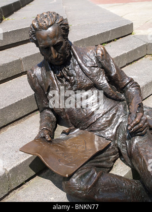 Thomas Attwood Statue im Chamberlain Quadrat, Birmingham City Centre West Midlands England UK Stockfoto