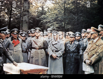HEINRICH HIMMLER (Zentrum mit Brille) in Österreich im Jahr 1939 mit Hitler auf der rechten Seite und Reinhard Heydrich vierter von rechts Stockfoto