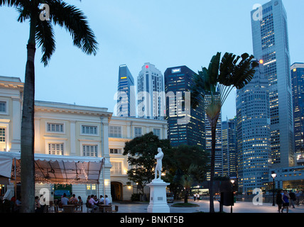 Singapur, koloniale und Central Business Districts in der Nacht Stockfoto