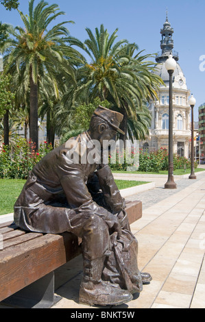Leben Größe Bronze Statue eines Matrosen in der Stadt Cartagena in der Region Murcia, Süd-Ost-Spanien Stockfoto