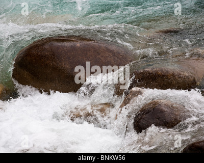 Detail der tosende Wildwasser in Mistaya Canyon in der Nähe von Icefields Parkway-Banff Nationalpark-Kanada Stockfoto