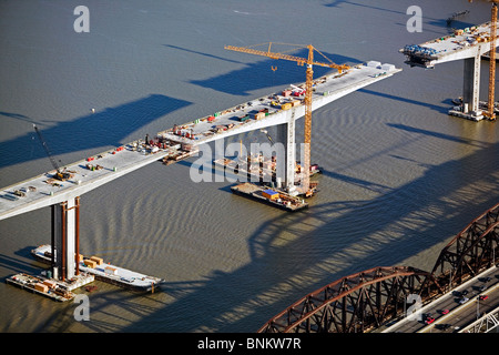 Luftaufnahme über San Francisco Bucht Brückenbau Stockfoto