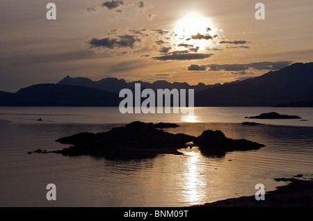 Sonnenuntergang Loch Eishort Insel von Skye, Schottland Stockfoto