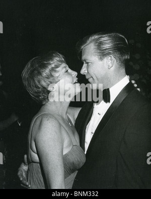 JUNE ALLYSON - US-Schauspielerin mit Glenn Maxwell, die sie zweimal verheiratet und geschieden, hier ca. 1965 Stockfoto