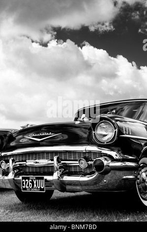 1957 Chevrolet Bel Air. Chevy. Amerikanische Oldtimer. Monochrom Stockfoto