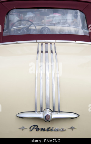 Die Rückseite des 1949 Pontiac Limousine bei einem amerikanischen Auto-Show am 4. Juli "Independence Day" in Tatton Park, Cheshire. Stockfoto