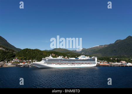 Ketchikan Alaska USA Ketchikan Gateway Borough Kreuzfahrtschiff Princess Cruises Star Princess im Hafen Tourismus Lachs Hauptstadt angedockt Stockfoto