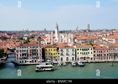 San Basilio Vaporetto-Haltestelle am Canale della Giudecca, Venedig, Italien Stockfoto