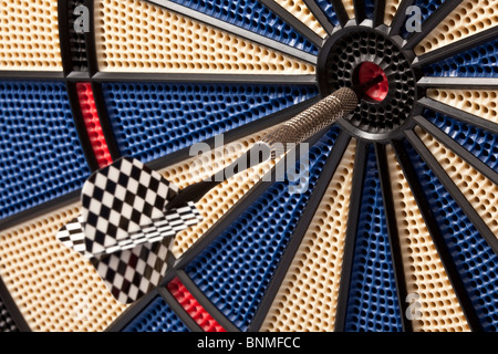 Soft-Dart-E Dart mittleren Präzision Entwurf planen Softdart Bull Auge mittleren Zweck Ziel Symbol Pfeil Dart Darts Soft Dart Stockfoto