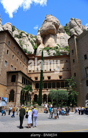 Montserrat (Wellenschliff Berg) liegt westlich von Barcelona in Katalonien, Spanien. Stockfoto