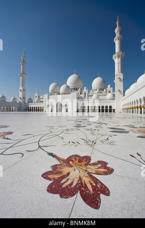 Sheikh Zayed Moschee Kuppeln Minarett Turm Turm Islam Moschee Religion Abu Dhabi UAE Vereinigte Arabische Emirate Nahost Reisen Stockfoto