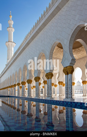 Sheikh Zayed Moschee Kuppeln Minarett Turm Turm Islam Moschee Religion Spalten Abu Dhabi UAE Vereinigte Arabische Emirate Naher Osten Stockfoto