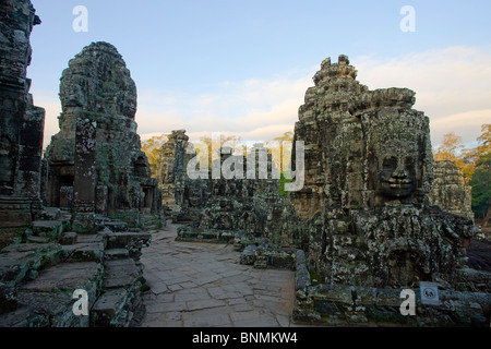 Kambodscha Fernost Asien Buddhismus Angkor Thom Tempel Religion Kulturstätte Kulturstein Figuren Figuren Weltkulturerbe Stockfoto