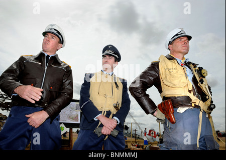 Mitglieder der Luftwaffe Re-Enactment Gruppe verkleidet als deutsche Flieger bei The Royal International Air Tattoo an RAF Fairford Juli Stockfoto