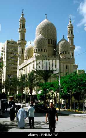 Moschee von Sidi Yaqut al-Arshi neben Abu al-Abbas al-Mursi Moschee in Anfoushi Bezirk des ägyptischen Alexandria. Stockfoto