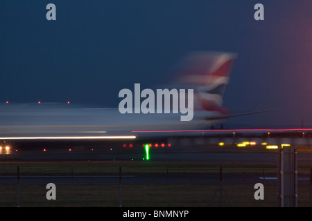 British Airways Flugzeug startet vom Flughafen Heathrow Stockfoto