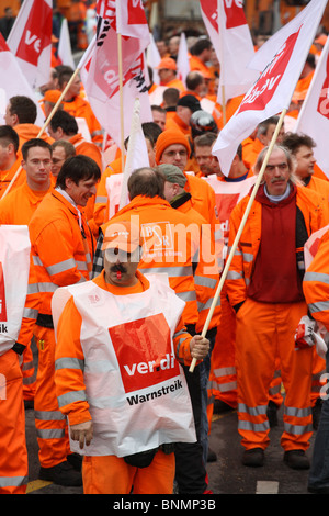 Achtung Streik der Berliner Stadtreinigung Servicemitarbeiter, Berlin, Deutschland Stockfoto