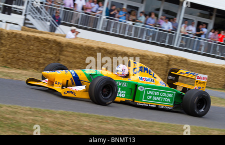 1992 Benetton-Ford B192 F1 Auto auf der Hillclimb auf die 2010 Goodwood Festival of Speed, Sussex, UK. Fahrer: Lorina McLaughlin Stockfoto