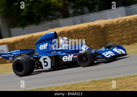 1973 Tyrrell-Cosworth 006 mit Fahrer Mark Stewart auf der 2010 Goodwood Festival of Speed, Sussex, England, UK. Stockfoto