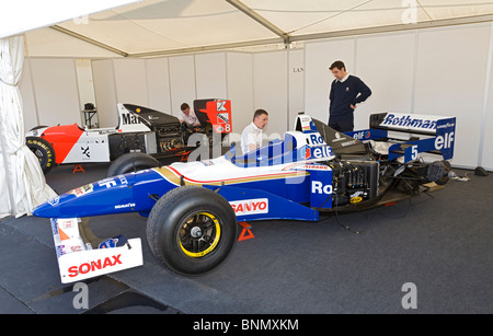 Williams Renault FW18 1996 im Fahrerlager auf dem 2010 Goodwood Festival of Speed, Sussex, England, UK. Stockfoto