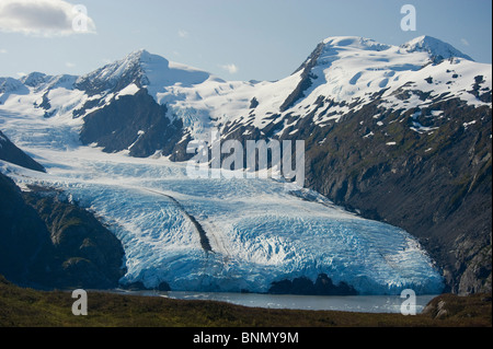 Malerische Aussicht von Portage Glacier und Portage Lake von Portage Pass in Alaska im Herbst aus gesehen Stockfoto