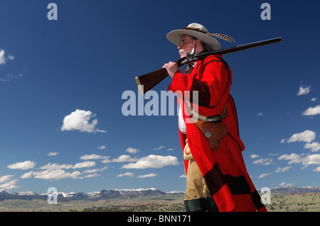 Re-Enactor Steve Banks in Berg Mann Kostüm mit Gewehr Dubois Wyoming USA Wildwest Stockfoto