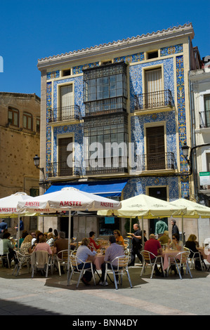 Spanien, Extremadura Cáceres, Straße Restaurant in der Altstadt Stockfoto