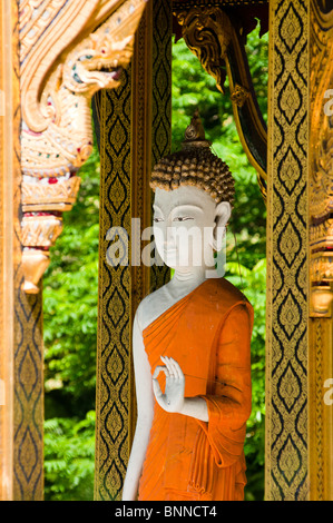 Buddha in einem thailändischen Pagode in einem Münchner Park, Deutschland. Stockfoto