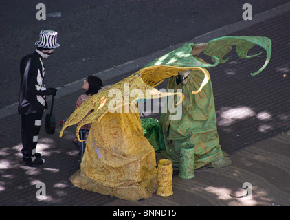 BARCELONA-HUMAN STREET-STATUEN AUF DEN RAMBLAS Stockfoto