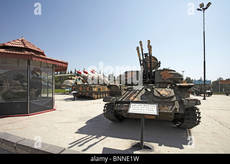 Damaskus Syria Panorama Militärmuseum zum Gedenken an den Jom Kippur- oder Oktoberkrieg und den sechstägigen Krieg mit einem Sheilka-Panzer und SAM-Raketensystemen Stockfoto