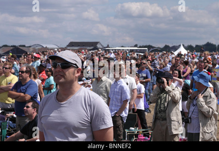 Zuschauer auf der Farnborough Airshow 2010 Stockfoto