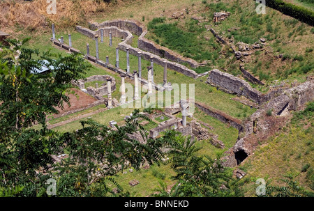 Italien. Volterra, die etruskischen Hill Top Stadt der Toskana. Ruinen des römischen Theaters. Stockfoto