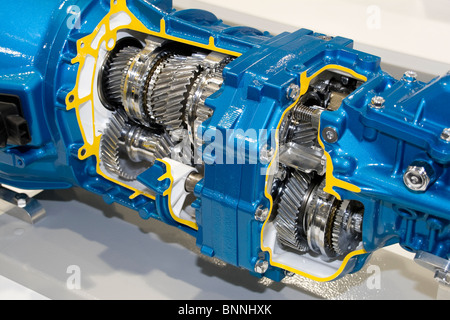 Kfz Getriebe mit vielen details Stockfoto, Bild: 68793115 - Alamy
