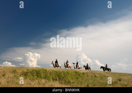 Pine Ridge Pine Ridge Indian Reservation South Dakota USA Amerika Vereinigte Staaten von Amerika Reiten Reiten-Gruppe Stockfoto