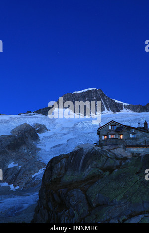 Schweiz Schweizer Landschaft Albert Heim Hütte SAC Galenstock dunklen Morgen Dämmerung Twilight Tagesanbruch Furka Bereich Feld Berge Felsen Stockfoto