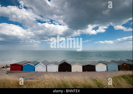 Bemalte Strand Hütten am Frinton-on-Sea, Essex Stockfoto