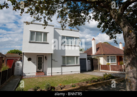 Ein Art-deco-Stil-Haus. "Melbourne" Nr. 40 Waltham Weg auf die architektonisch einzigartige Frinton Parkgrundstück Frinton-on-Sea, Essex Stockfoto