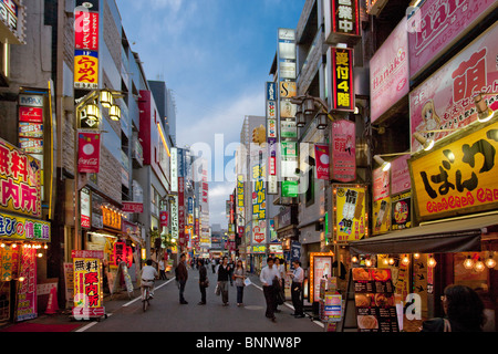 Japan-Asien-Fernost-Tokyo-Shinjuku Werbung Rekrutierung Werbung Dotombori Abendunterhaltung Reisen Tourismus Stockfoto
