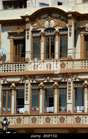 Kunst Nouveau Fassade & geschlossenen Balkon von Enrique Nieto, Melilla, Spanien Stockfoto