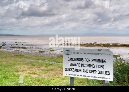 Gefährlich für Schwimmen Zeichen bei Morecambe Bay, Cumbria, UK Stockfoto