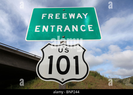 Autobahnauffahrt unterzeichnen, US 101 zwischen Los Angeles und San Francisco, Kalifornien. Stockfoto